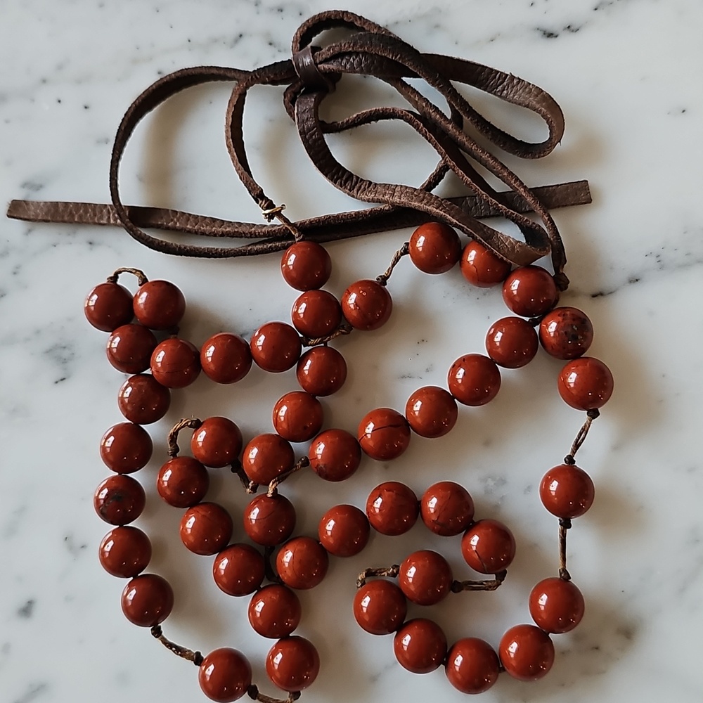 Vintage Red Jasper Hand-knotted Beaded Necklace - Picture 6 of 7